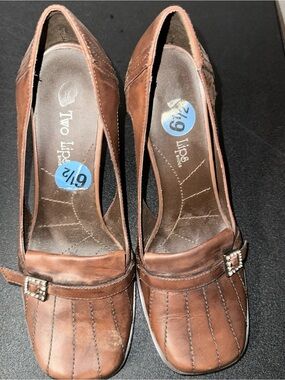 Two Lips Brown Leather Mary Jane Heels with Buckle